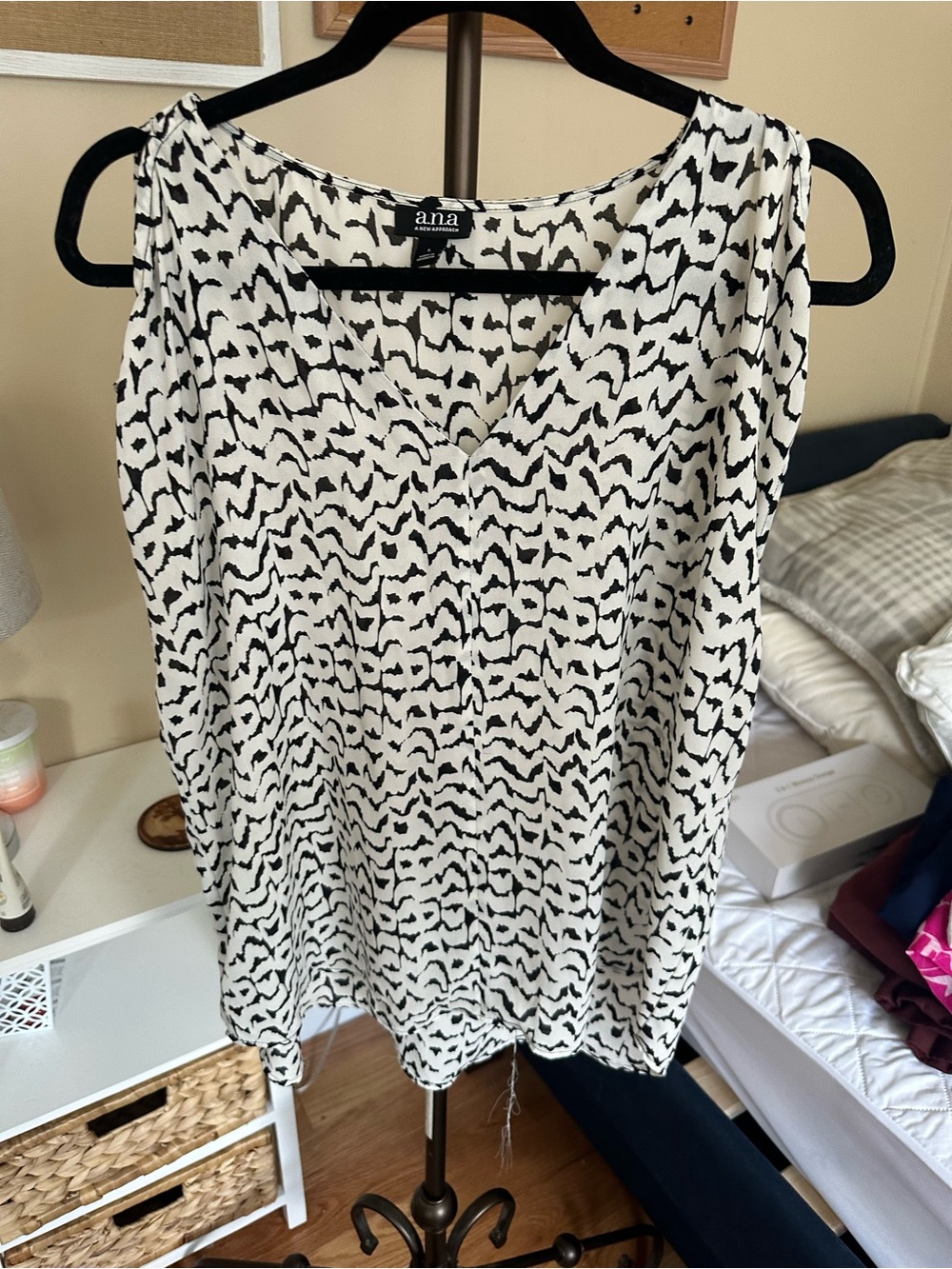 a.n.a Black & White Printed Sleeveless Top